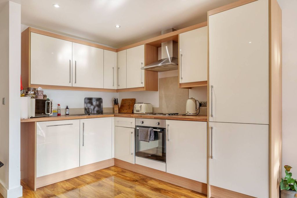 Property photo 1 of 4