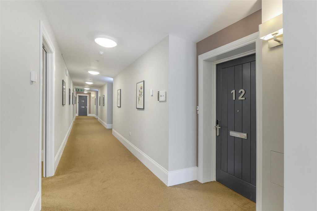 Property photo 2 of 12 11