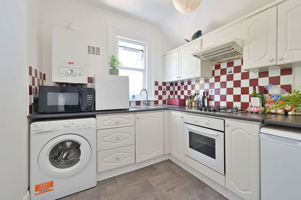 Property photo 3 of 7