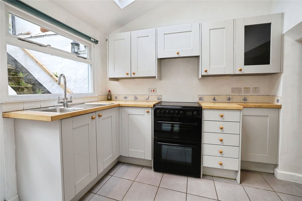 Property photo 3 of 16 Picture No. 02