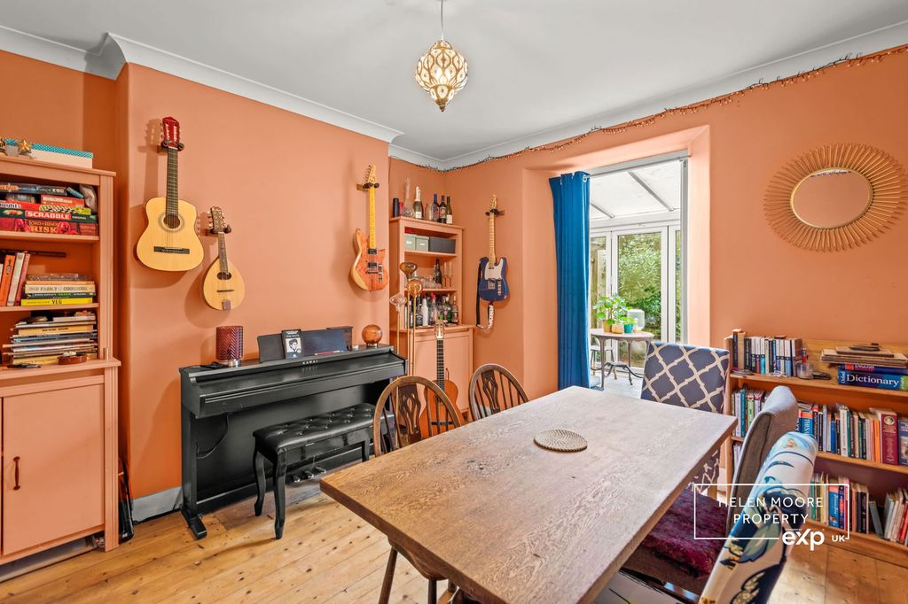 Property photo 3 of 16