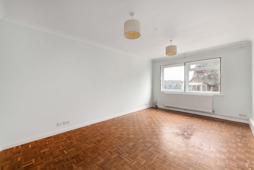 Property photo 1 of 9 Photo 7