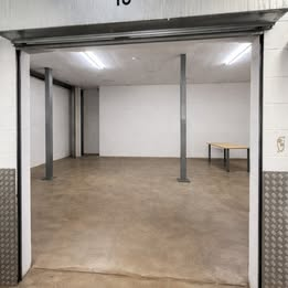 Property photo 1 of 2