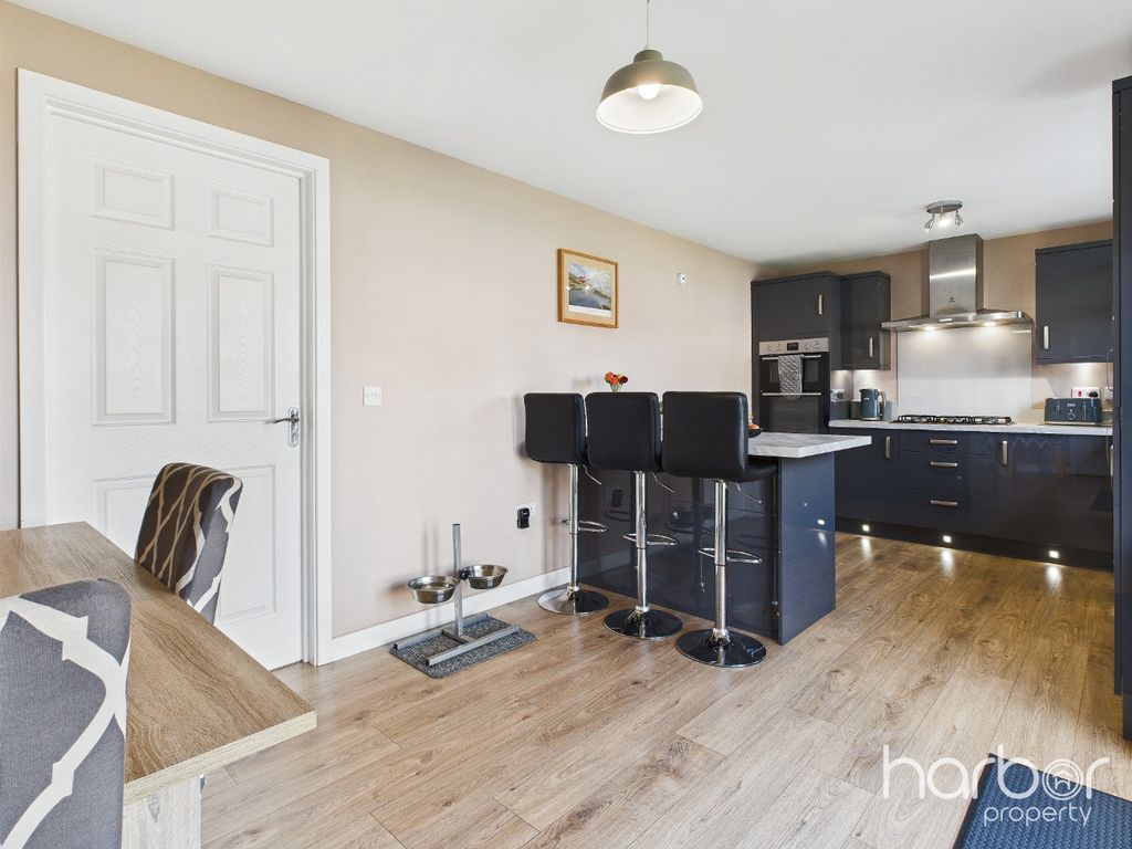 Property photo 3 of 30 4288345
