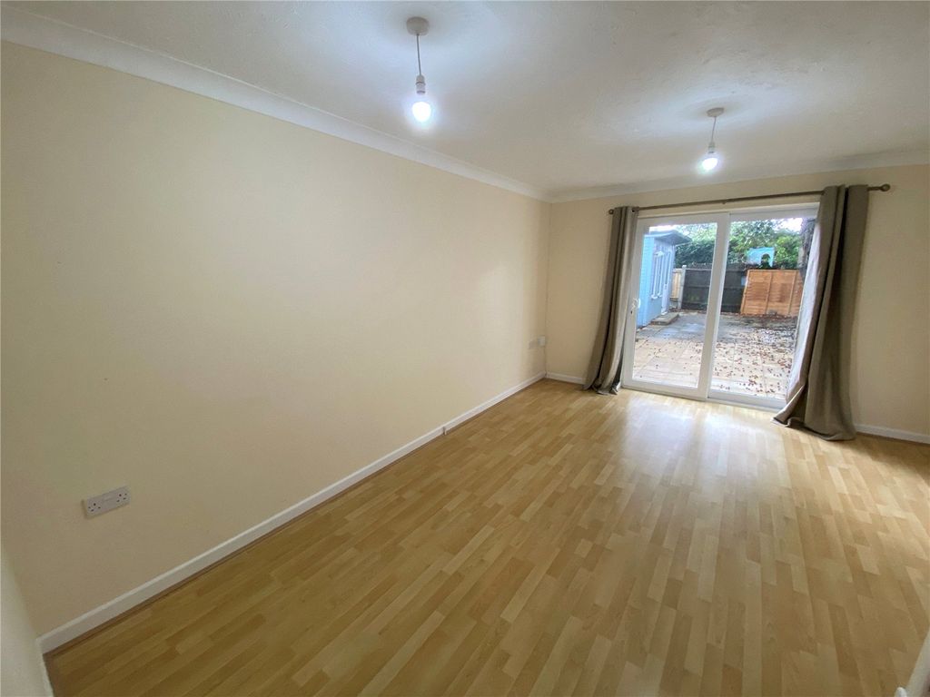 Property photo 2 of 25 Picture No. 21