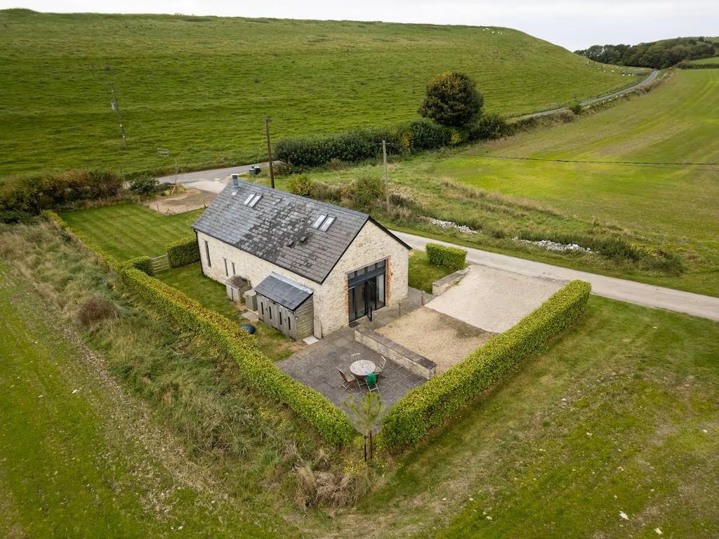 Property photo 1 of 27 Outside