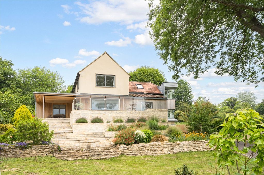 Property photo 2 of 34 Water Meadows