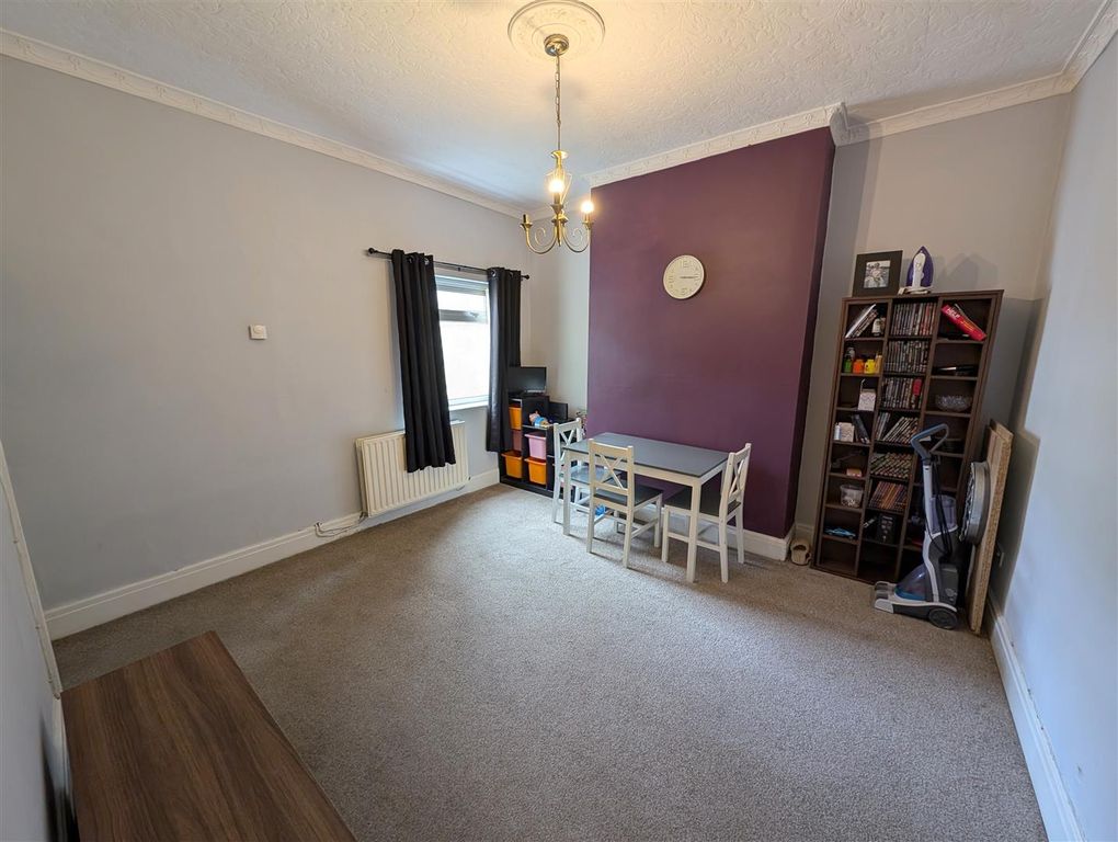 Property photo 3 of 9 Dining Room