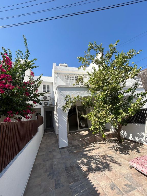 Property photo 1 of 24