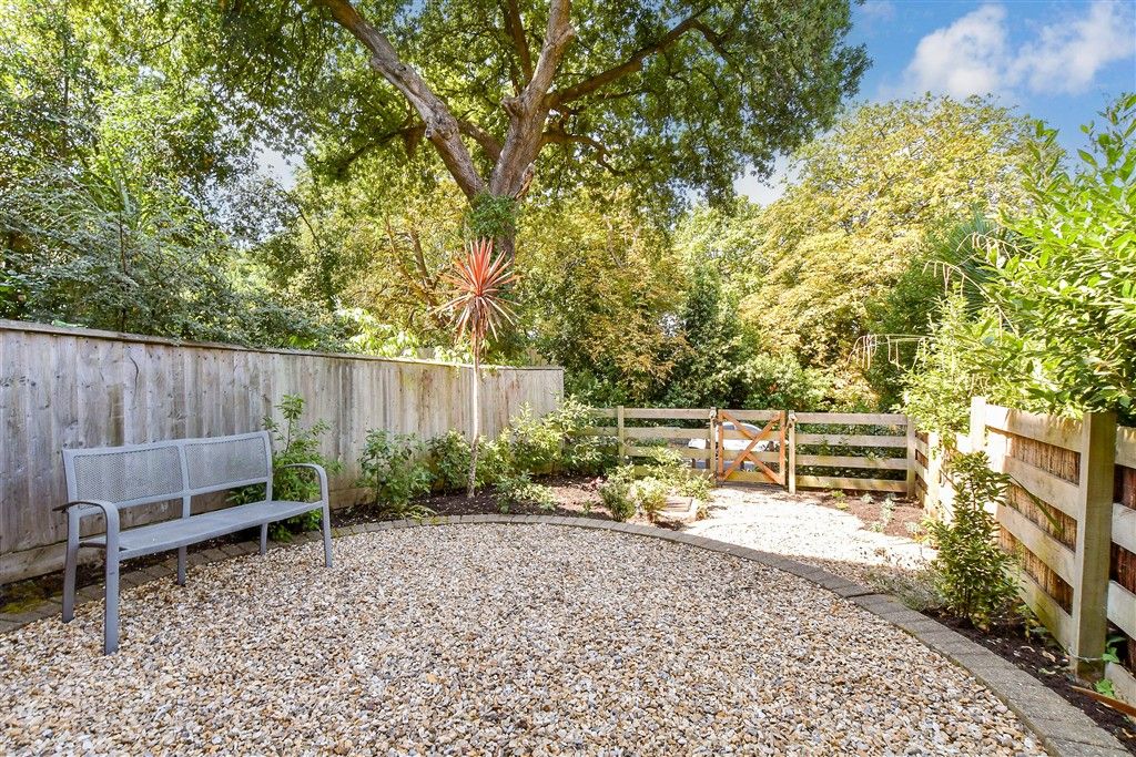 Property photo 1 of 14 Front Garden