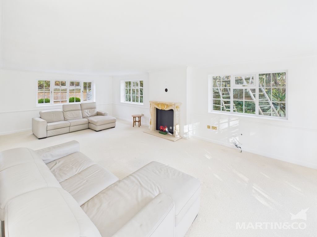 Property photo 3 of 28 Living Room