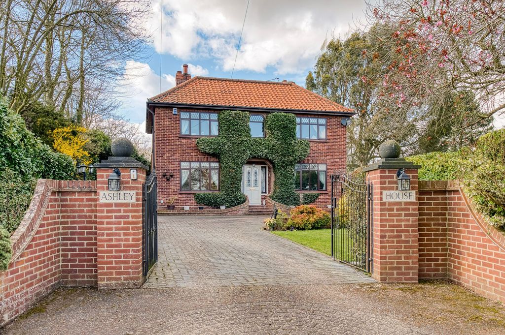 Property photo 1 of 28