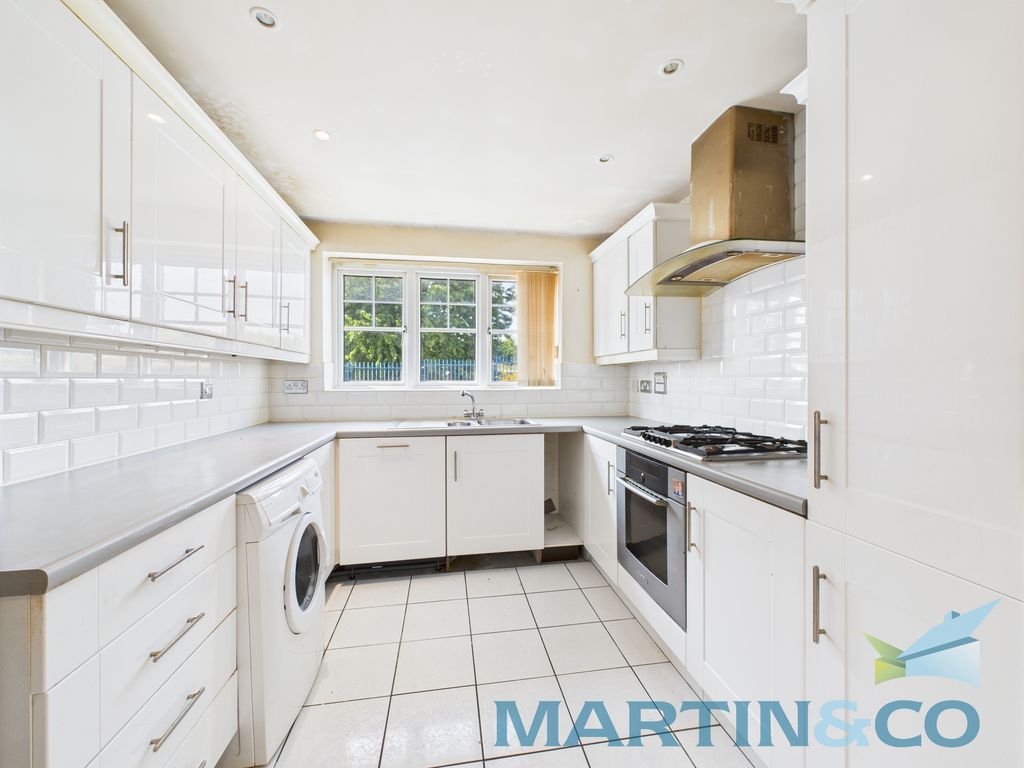 Property photo 3 of 33