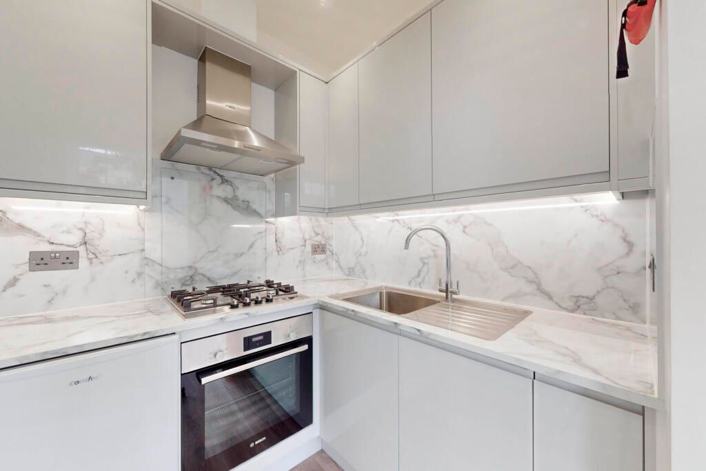 Property photo 3 of 26 54583_Livh_018537_Img_03_0000