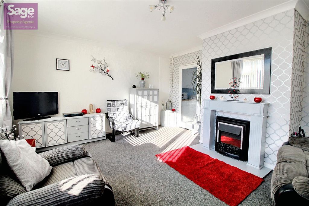 Property photo 2 of 16