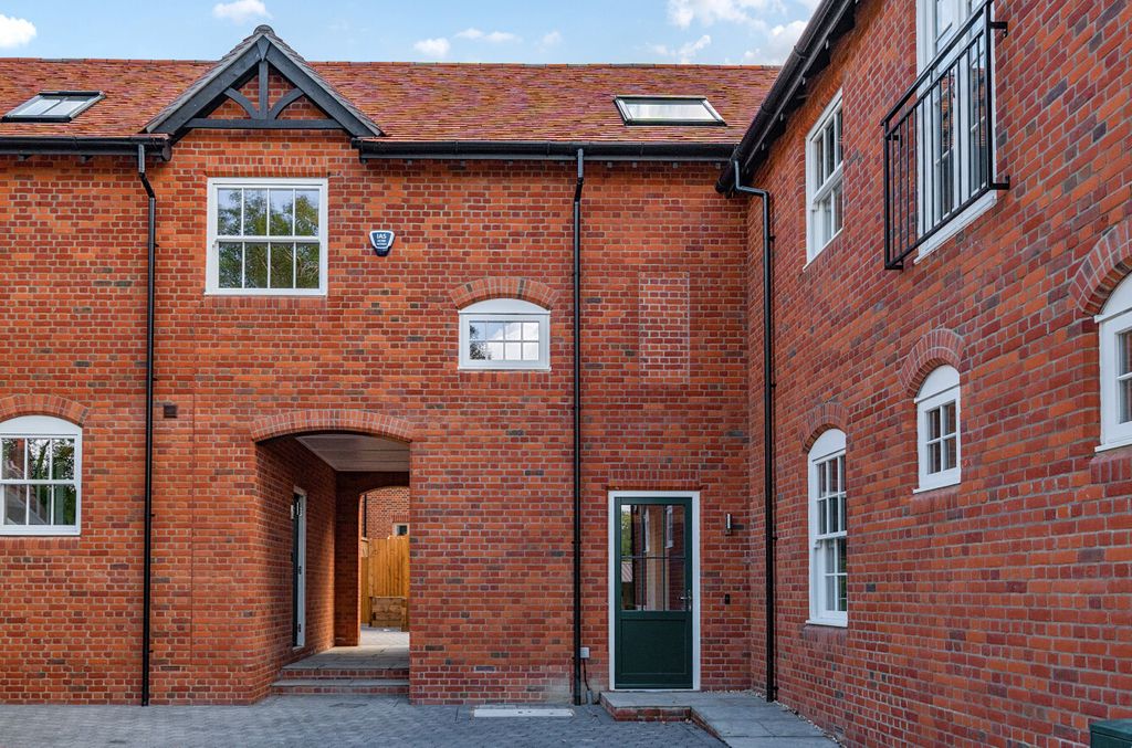 Property photo 1 of 14 1511803-2-6A91659...