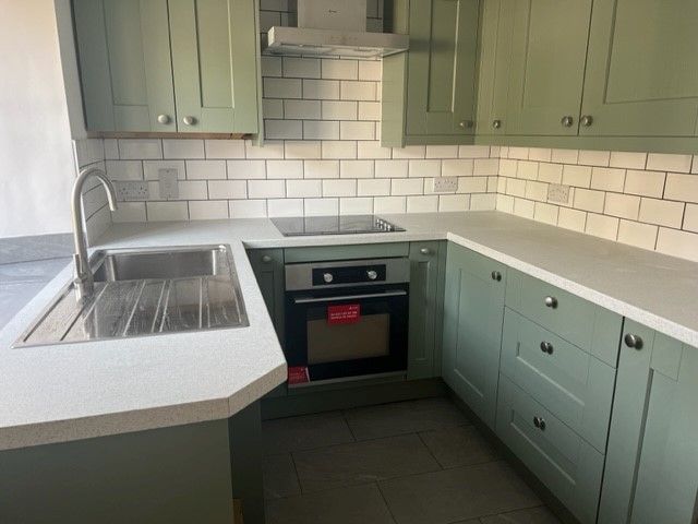 Property photo 2 of 8 Kitchen