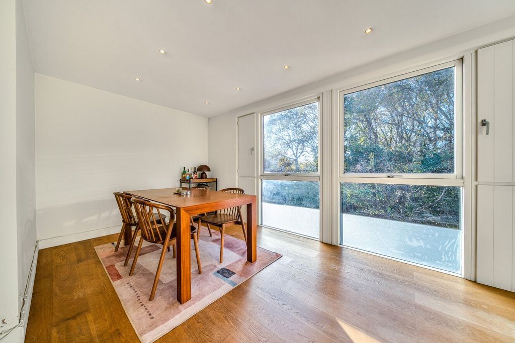 Property photo 3 of 18 Picture No. 08