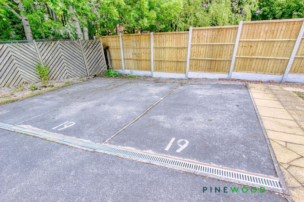 Property photo 2 of 16 2 X Parking