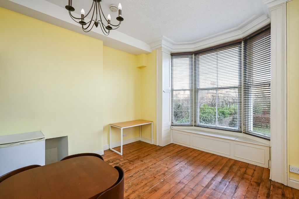 Property photo 3 of 9 Picture 3