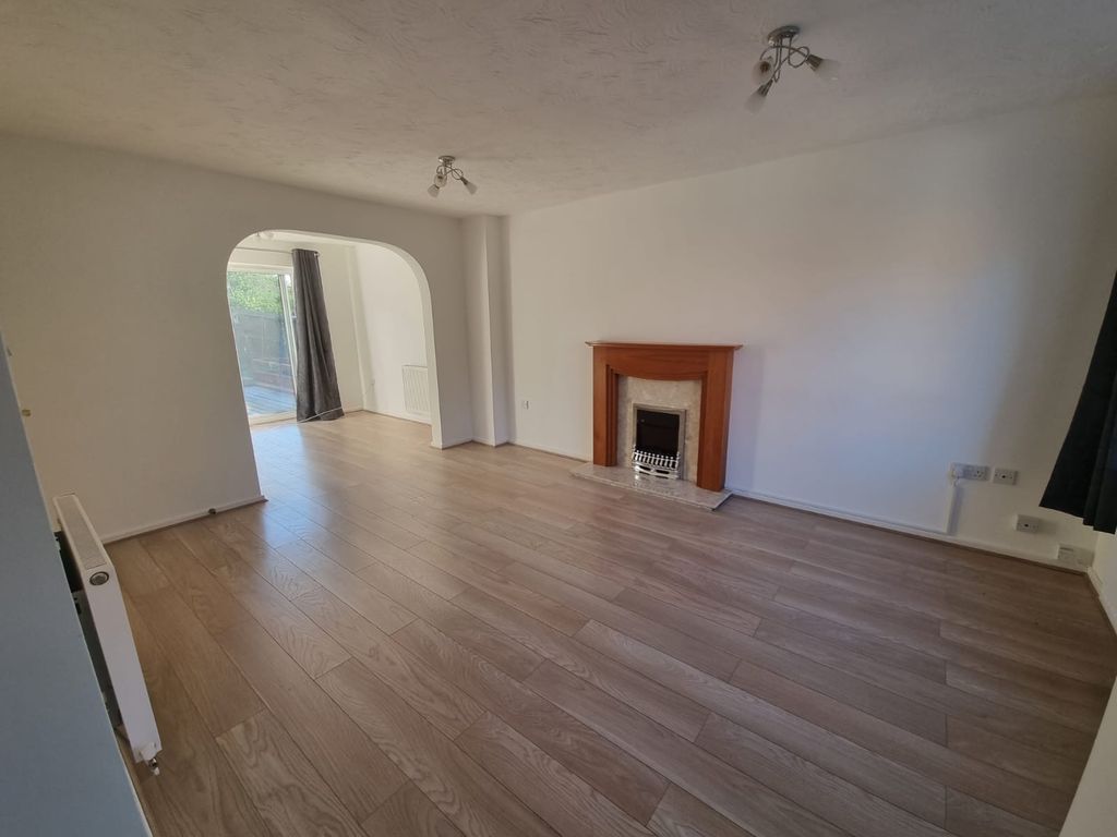 Property photo 2 of 11 Image