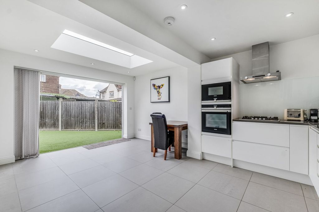 Property photo 2 of 11 Photo 16