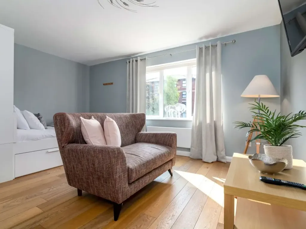 Property photo 3 of 11 F7E4Fa8E-Fc03-478E-9173-82117Be6d0F3_Result.Webp