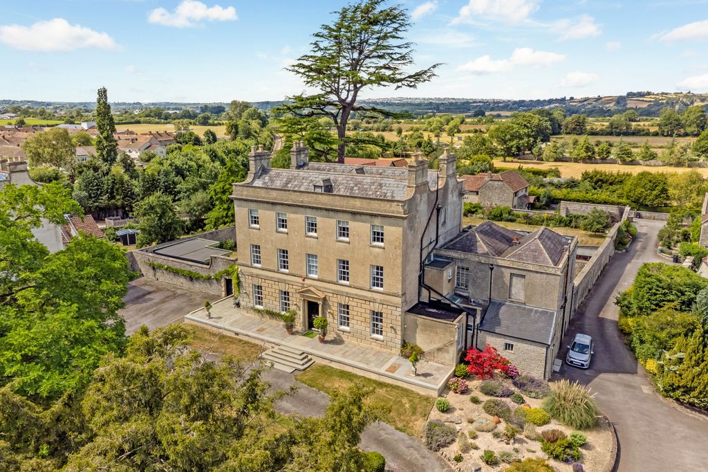 Property photo 1 of 27 Saltford House