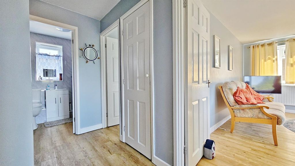 Property photo 2 of 15 Hallway