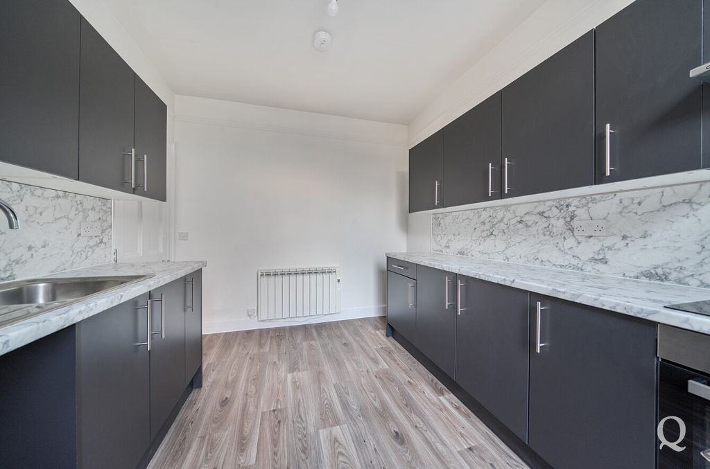 Property photo 3 of 14 6Ffe8d6A-9Aa4-442...