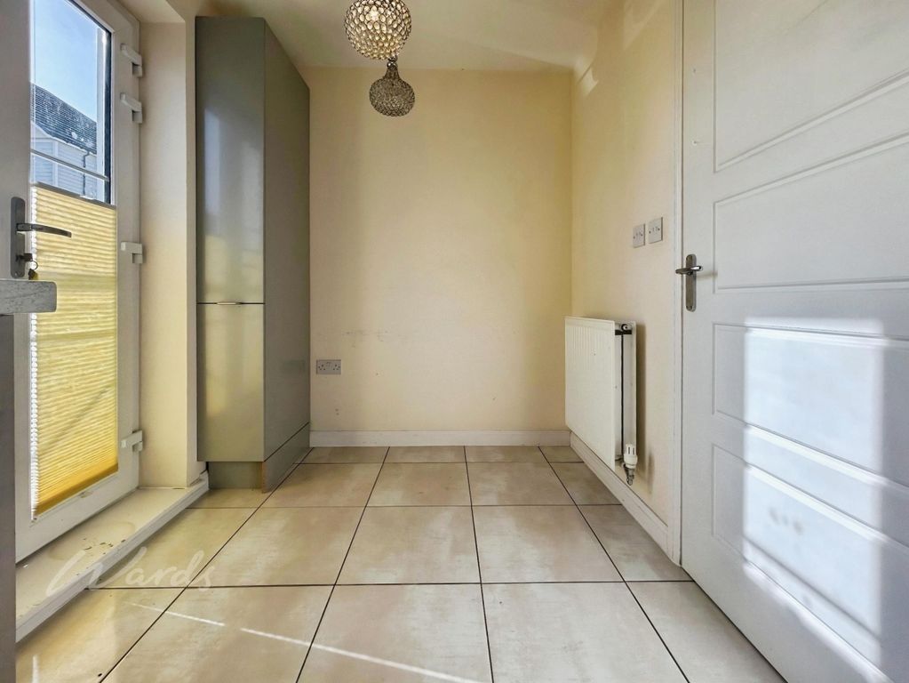 Property photo 3 of 14 Dining