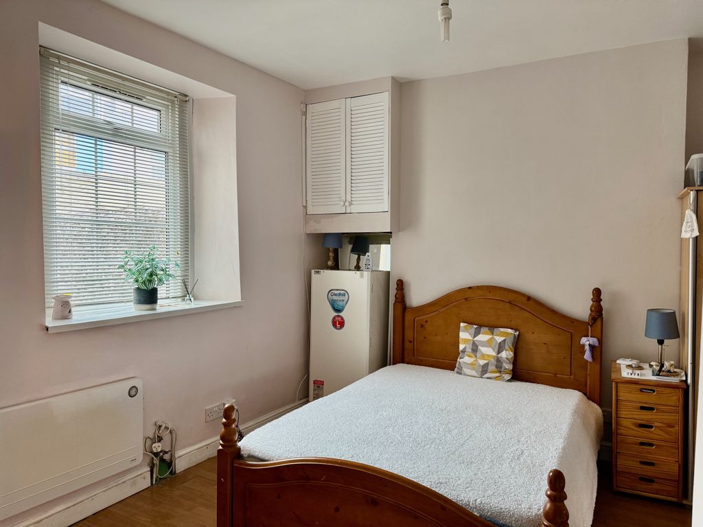 Property photo 3 of 11 Bedroom