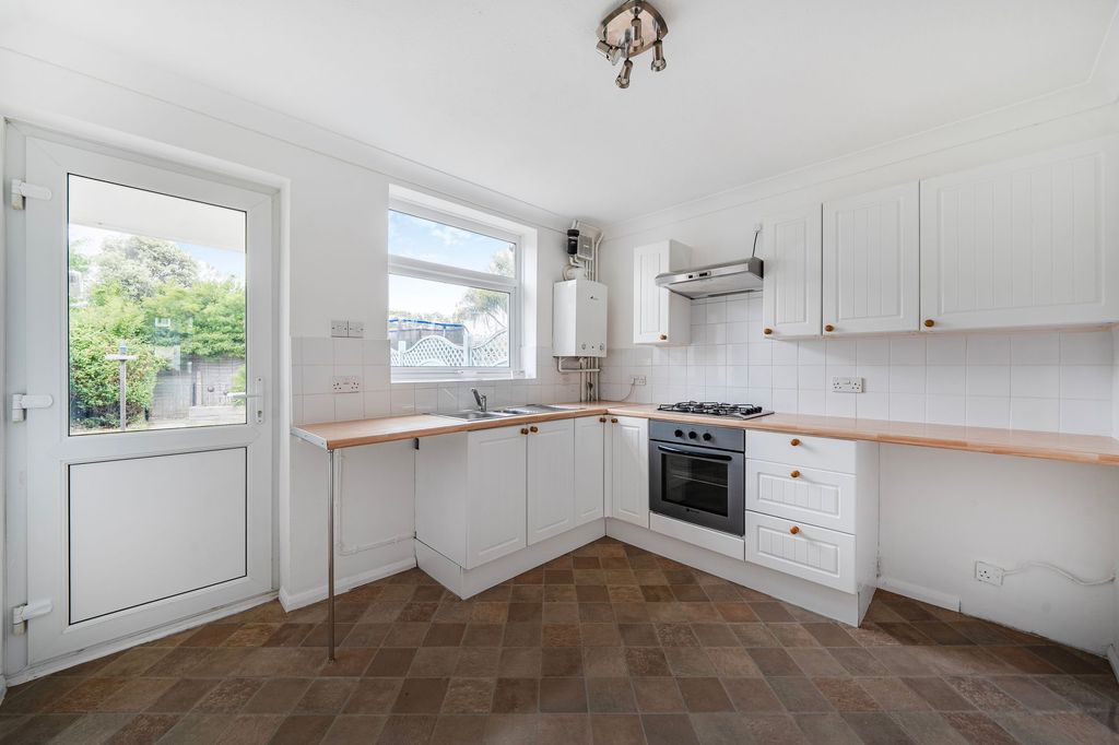 Property photo 2 of 12 Kitchen