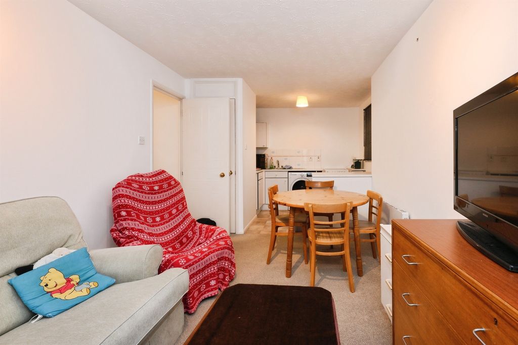 Property photo 2 of 10