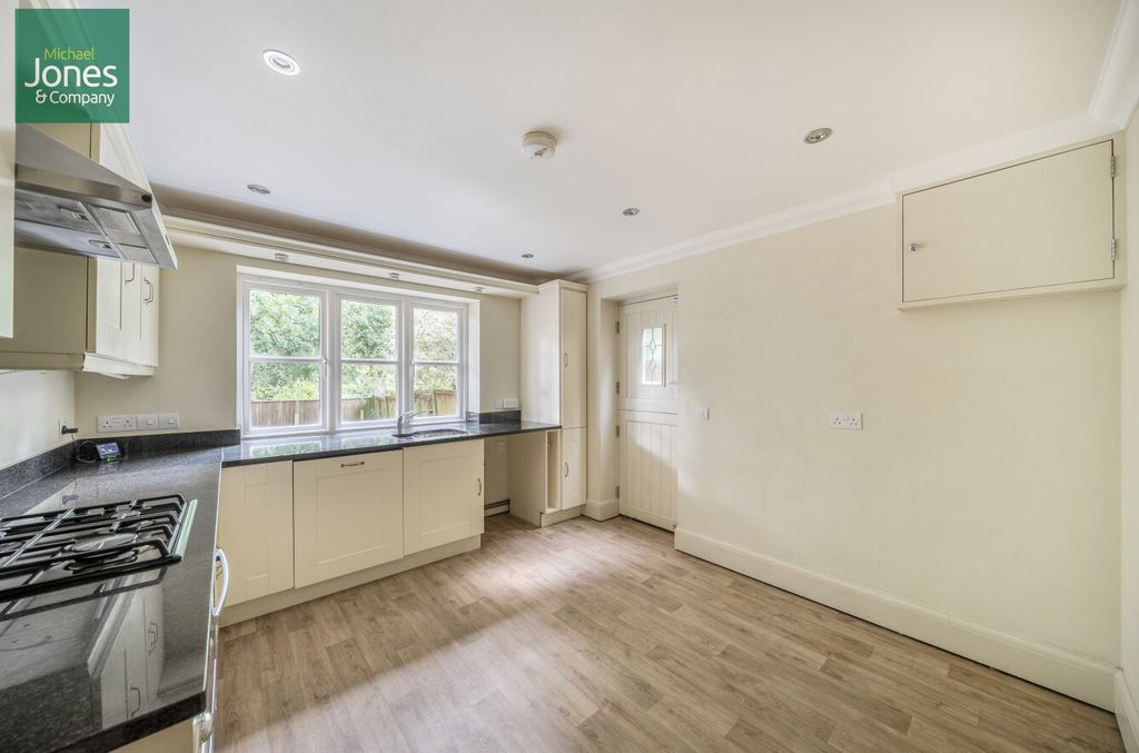 Property photo 3 of 16 Kitchen