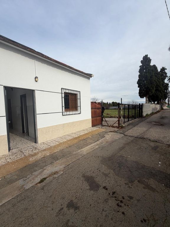 Property photo 2 of 23