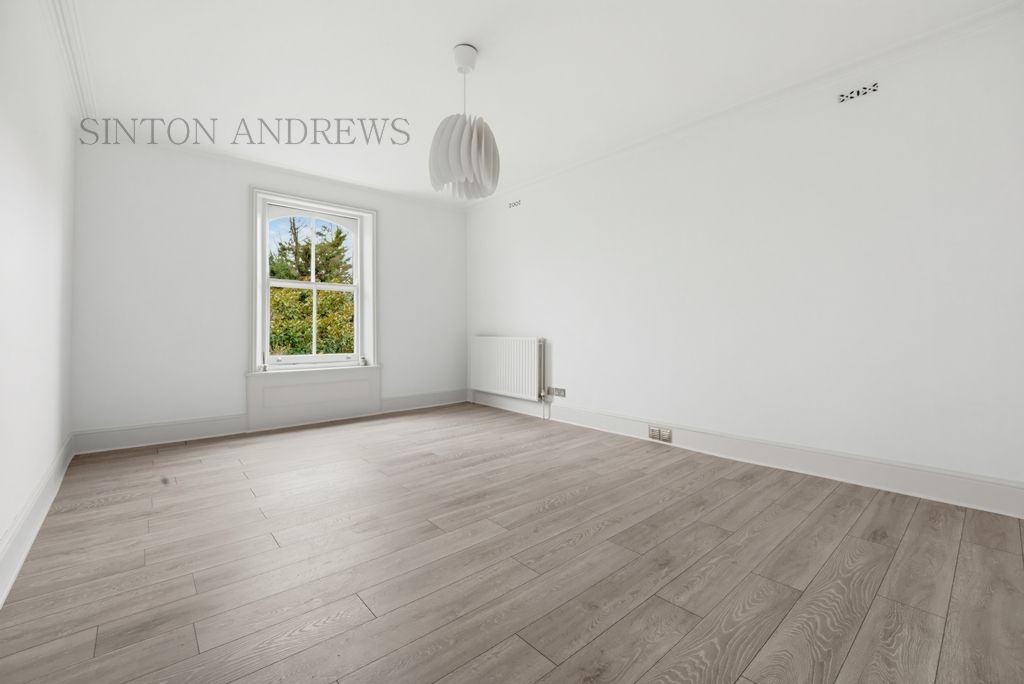 Property photo 3 of 10 Photo 4