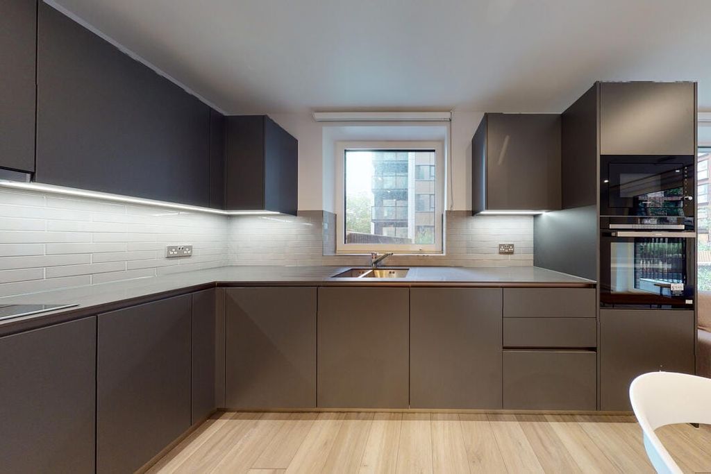 Property photo 1 of 25