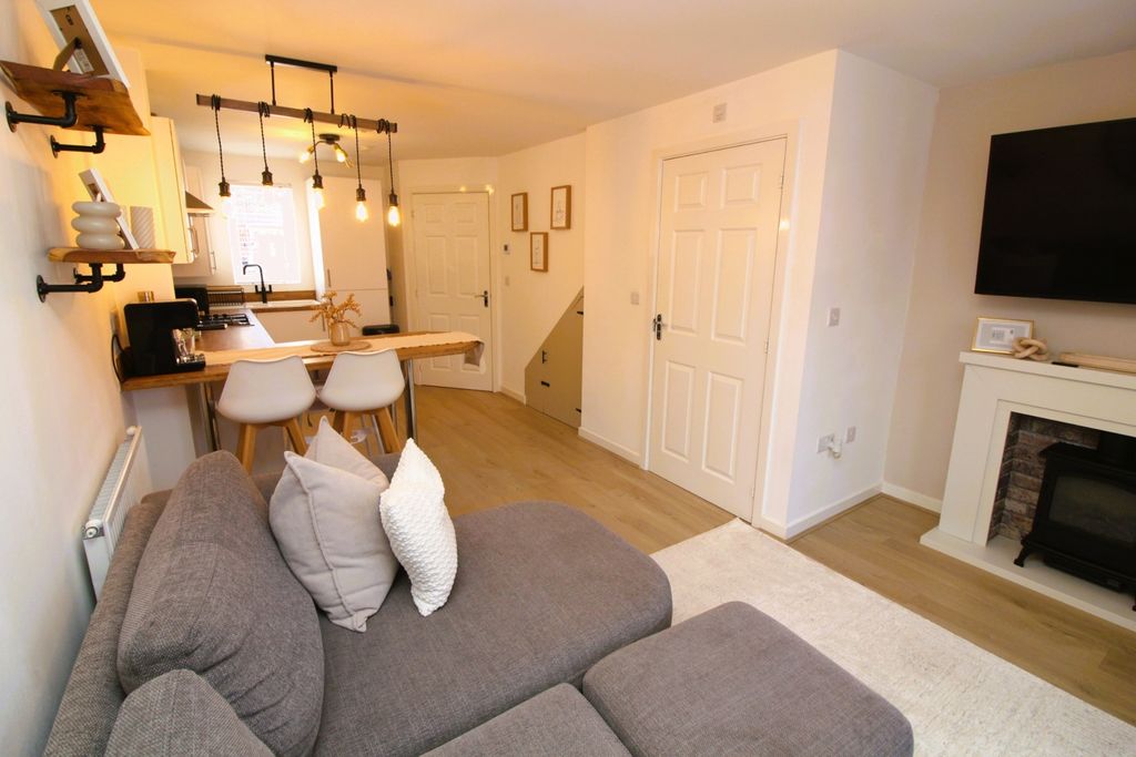 Property photo 3 of 30 Img_3071