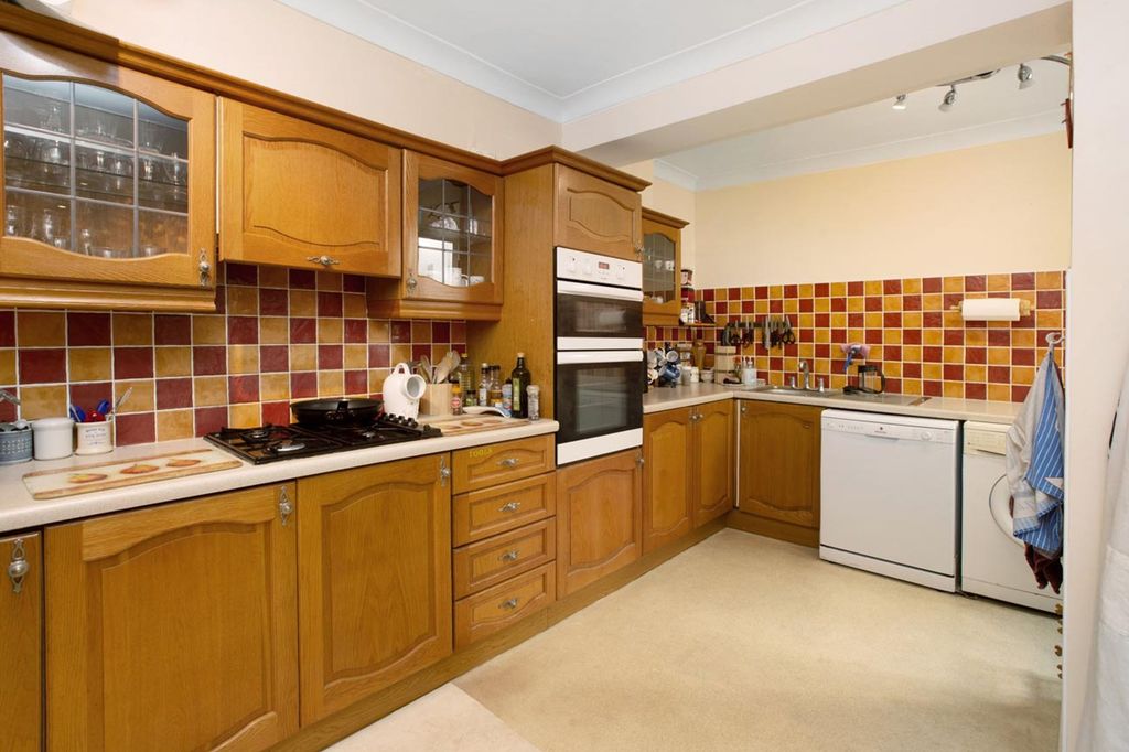 Property photo 3 of 17