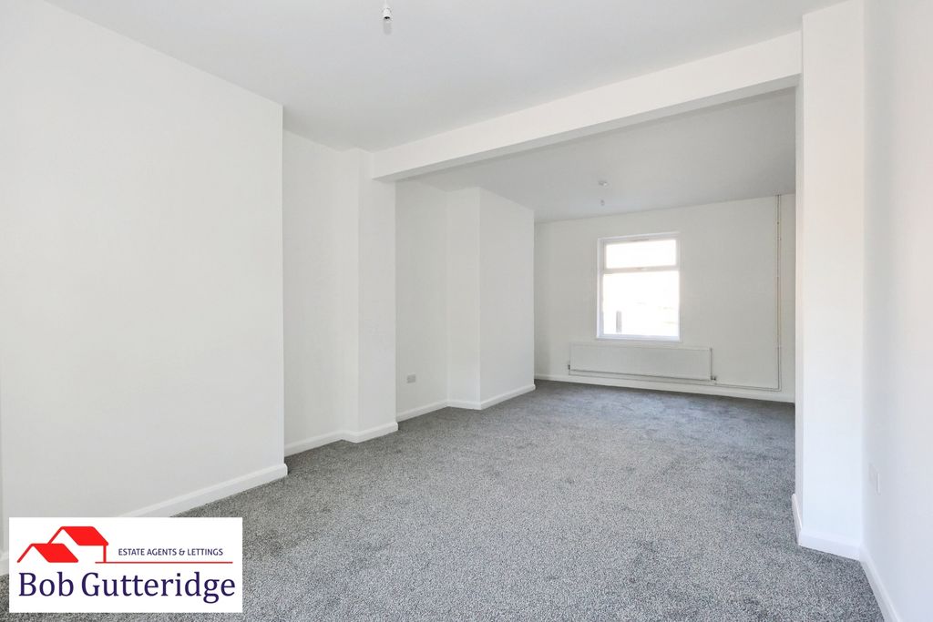 Property photo 3 of 16 Open Plan Lounge / Dining Room