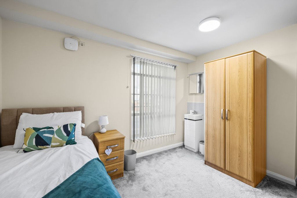Property photo 3 of 9 0027