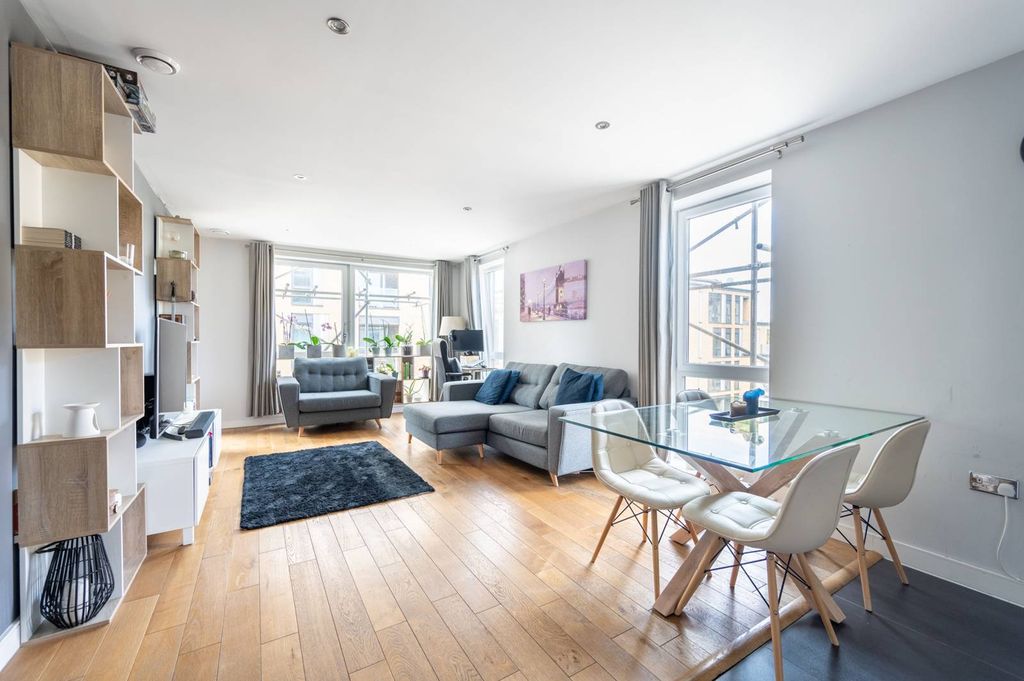 Property photo 1 of 11
