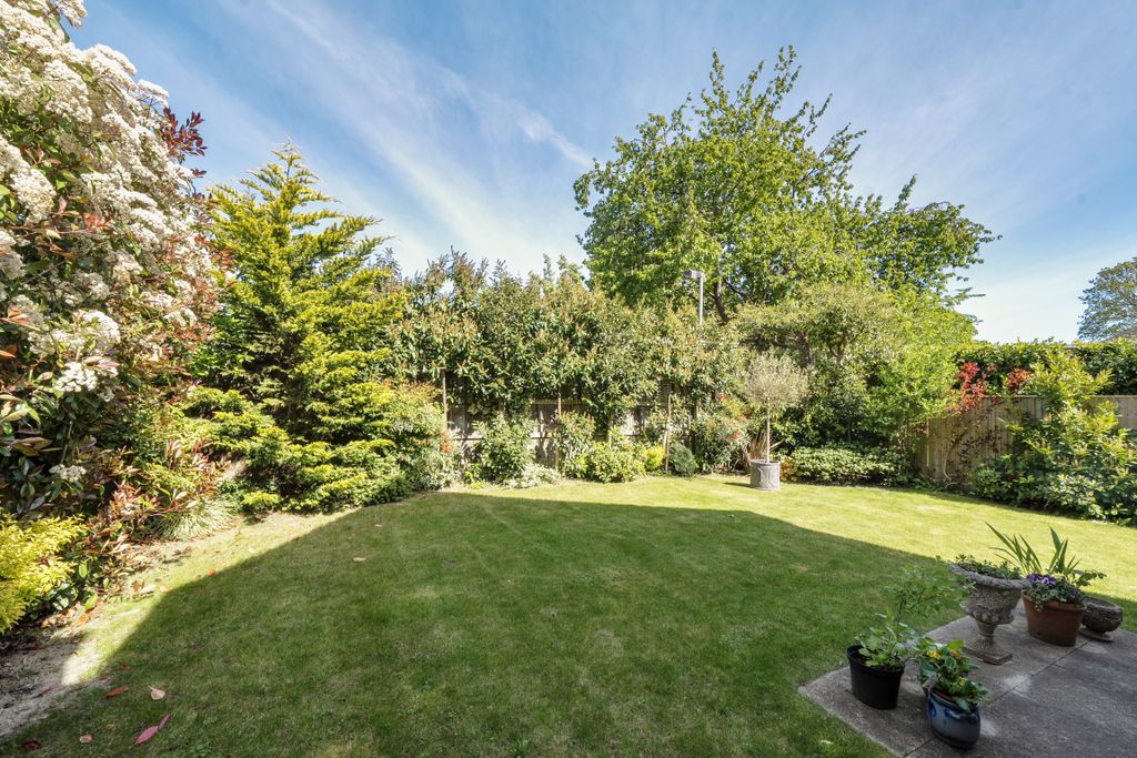 Property photo 3 of 12