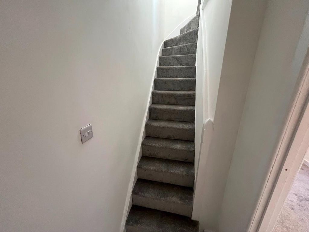 Property photo 3 of 6 1986.Jpg