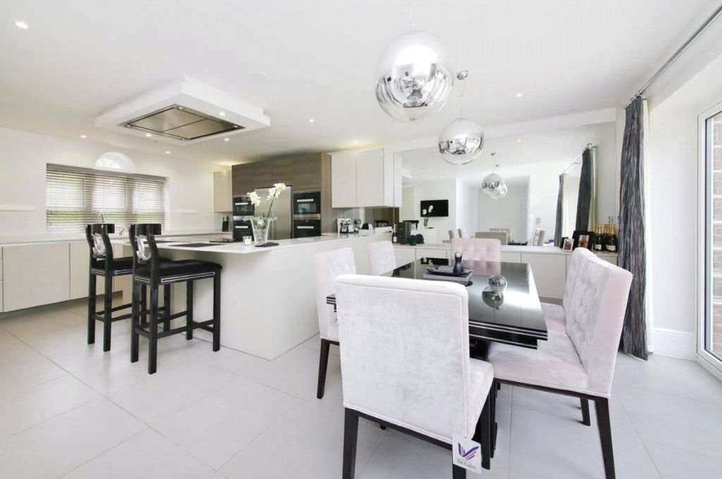 Property photo 3 of 12 Kitchen Diner.Jpg