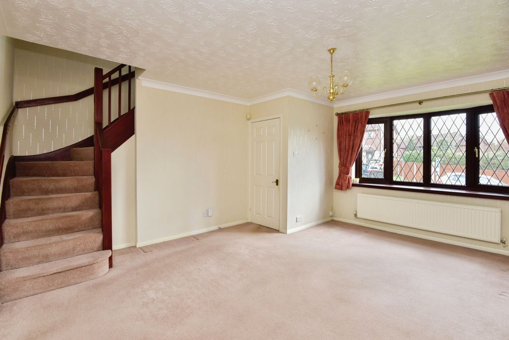 Property photo 3 of 21 Lounge