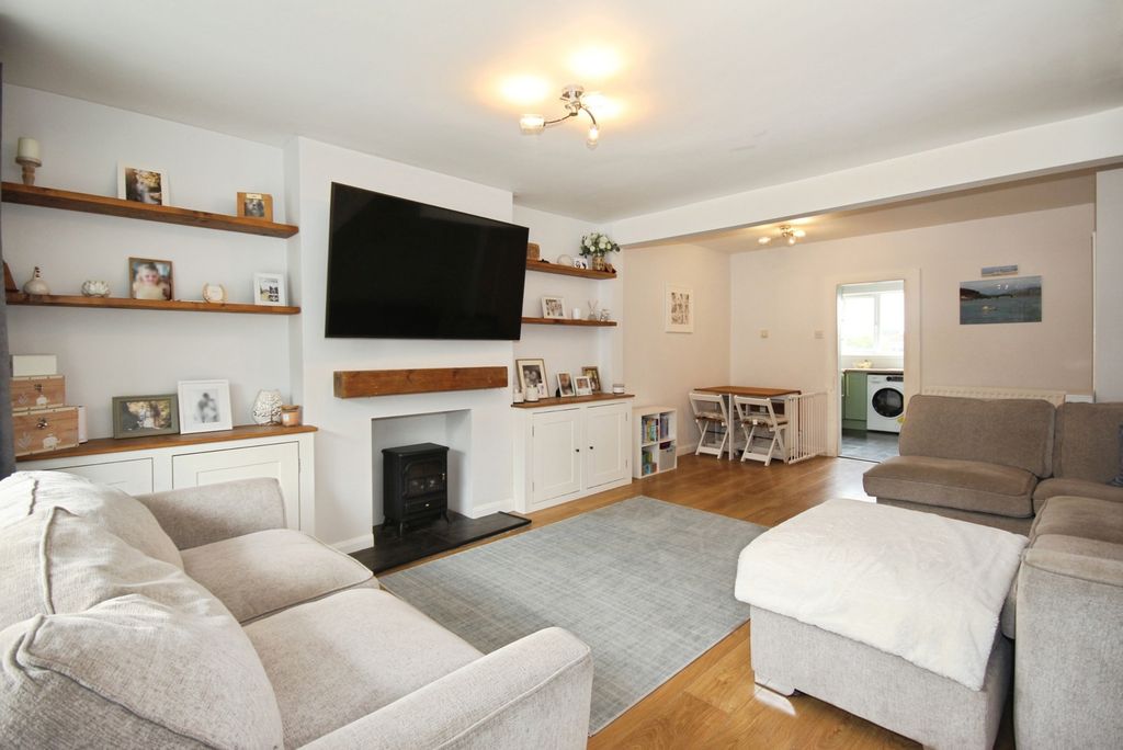 Property photo 3 of 18 Pbox-Img.Jpg