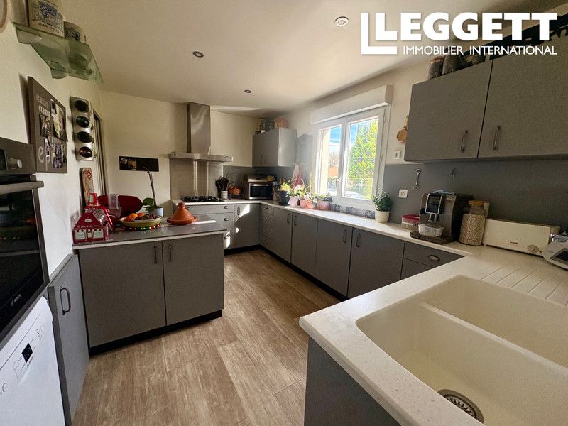 Property photo 3 of 10