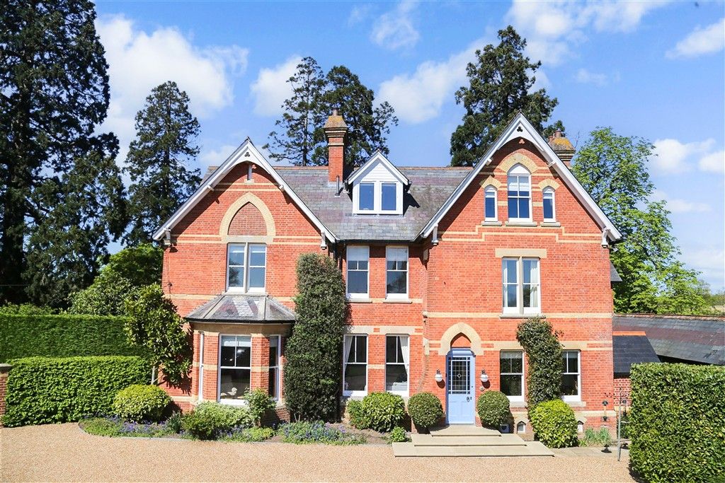 Property photo 1 of 29 Front (New)